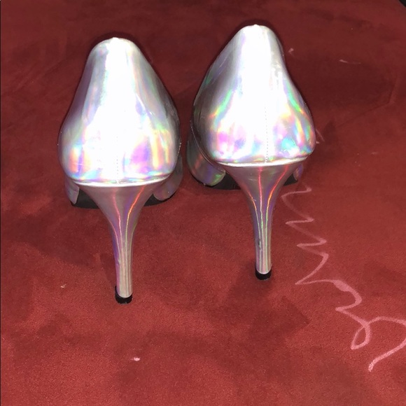 Pumps - Picture 2 of 8